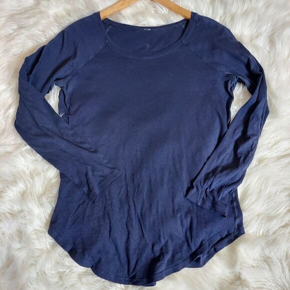 Lululemon Women's Blue Long Sleeve Crewneck tshirt top Sz Med - Picture 7 of 8